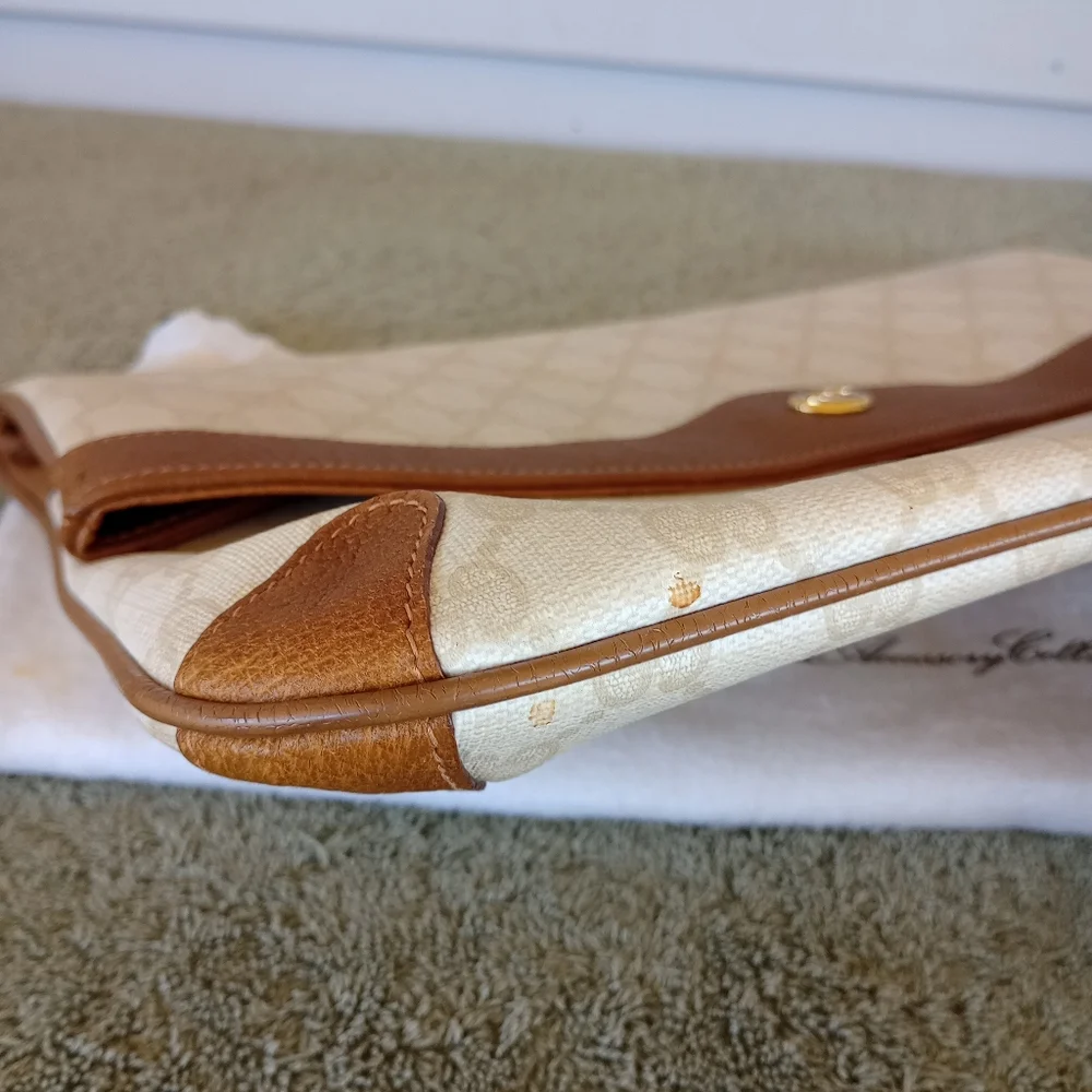 GUCCI PVC GG Supreme Clutch - Cream w/ Tan Leather - Picture 12 of 16